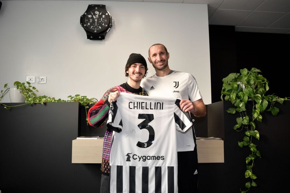 MotoGP: PHOTO - A black and white day for Bagnaia, guest of Juventus
