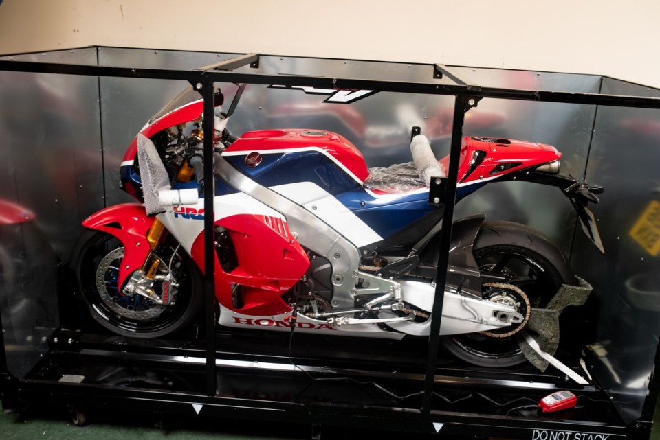 Moto - News: Asta da record: 182.500 sterline per una Honda RC213V-S