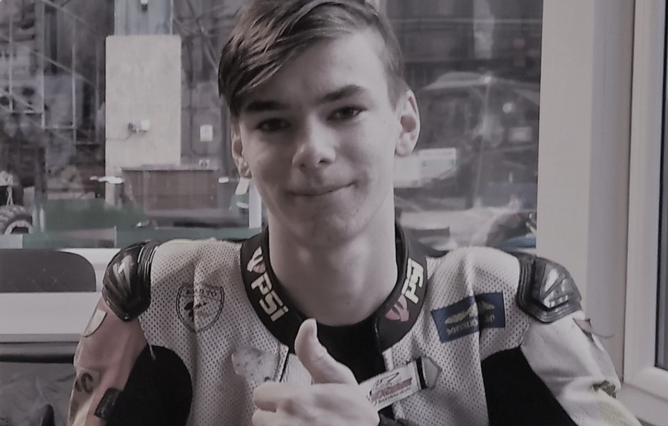 Moto3: Incidente in allenamento: è morto Jakub Gurecky, 16enne campione ETC