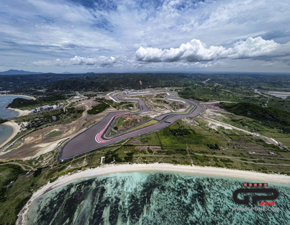 MotoGP: The Mandalika circuit seen from the sky with a drone