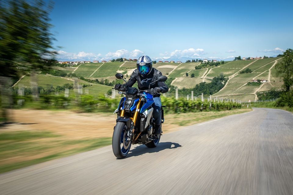 Moto - News: Suzuki Discovery Tour 2022: con le GSX-S a spasso per la Toscana