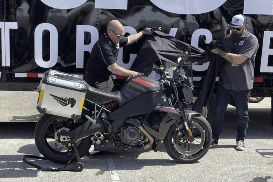 Moto - News: Buell 1190 Super Touring e 1190 Baja DR: debutto a suon di cavalli!