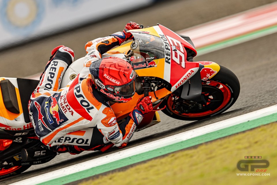 MotoGP: Marquez vola nella FP3 bagnata di Mandalika, ma è in Q1 con Bagnaia