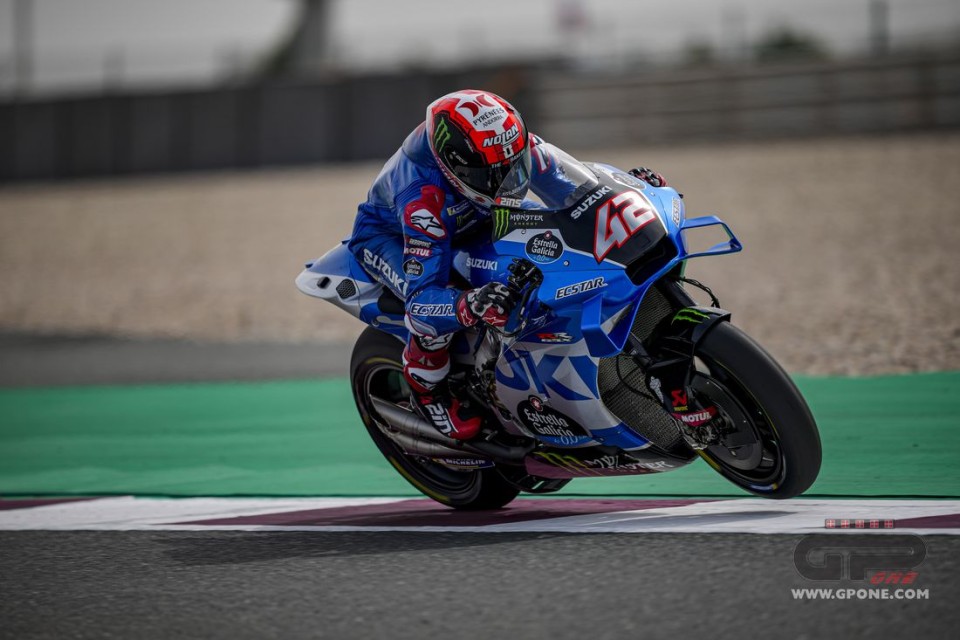 MotoGP: Qatar FP2 - Suzuki accerchia Marquez: 1° Rins e 3° Mir, nel mezzo la Honda