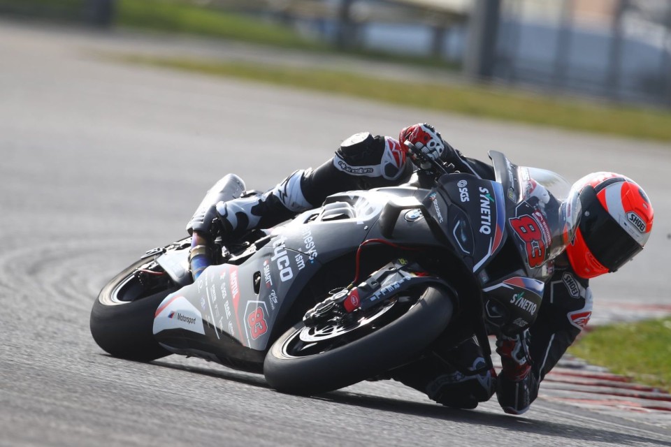 SBK: Primi test del British Superbike nel segno di Buchan, 9° Sykes su Ducati