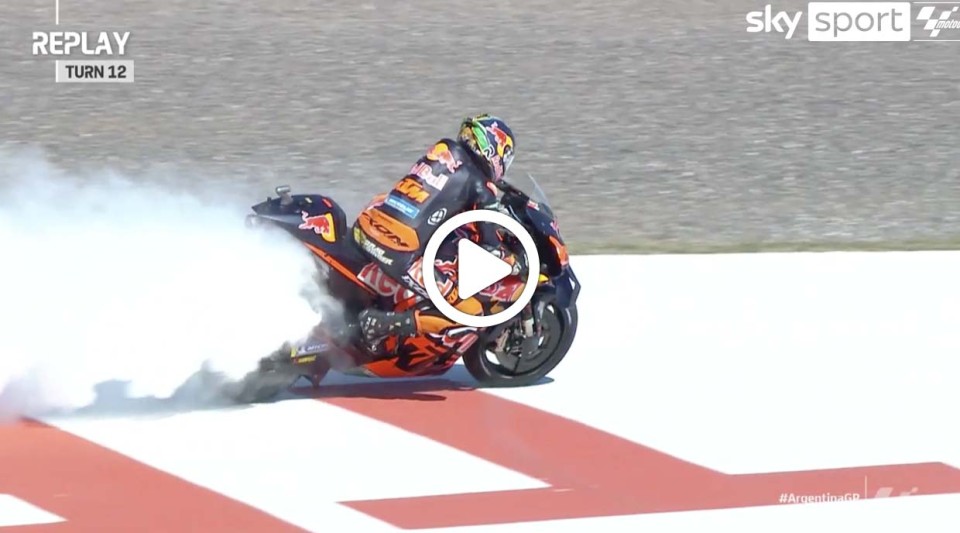 MotoGP: VIDEO Fumata bianca: Brad Binder rompe il motore della sua KTM