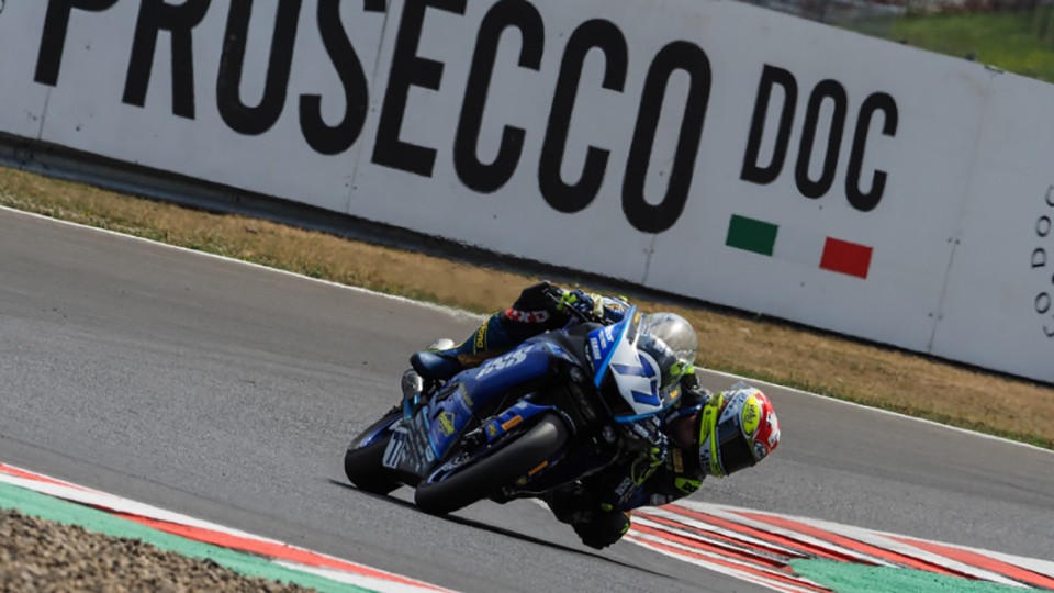 SBK: SSP: Aegerter non molla mai, 1° in FP1 a Most. Baldasarri 2°, Bulega 5°