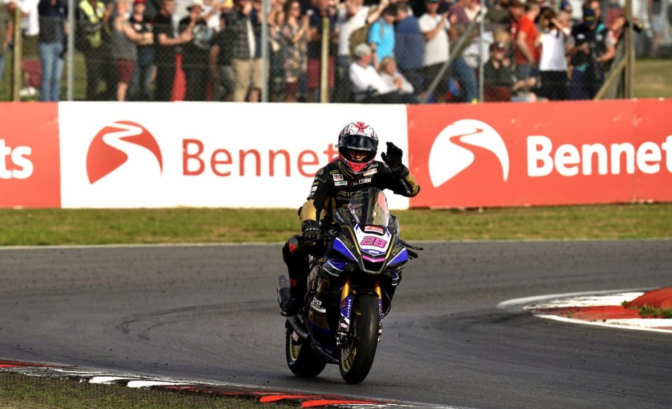 SBK: Bradley Ray hat-trick in British Superbike at Snetterton