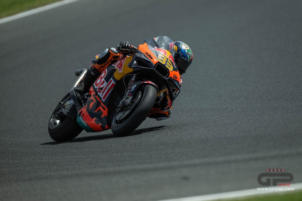 MotoGP: Brad Binder il migliore nella FP1 di Sepang: 2° Rins, 3° Marquez