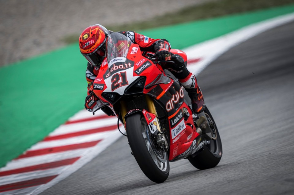 SBK: Ducati a due facce a Portimao: 1° Rinaldi, 5° Bautista a mezzo secondo