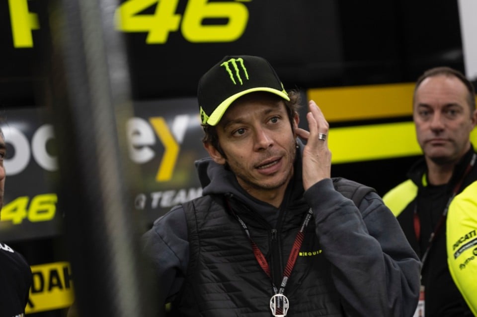 MotoGP: Rossi: “Bagnaia è contratto, non è il solito Pecco, ma non serve sia al top”