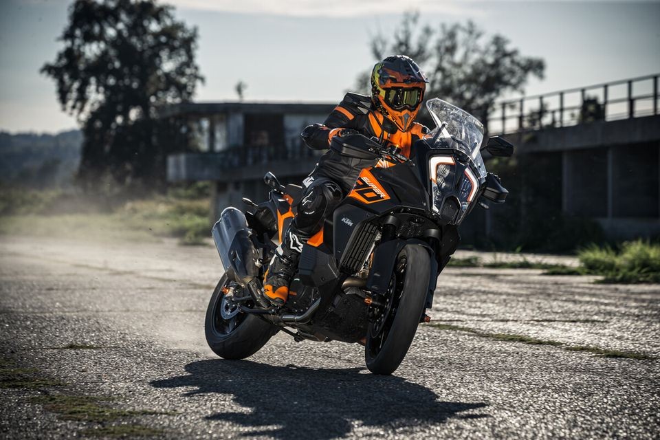 Moto - News: KTM 1290 Super Adventure S 2023: l'on-off è sempre più tecnologica