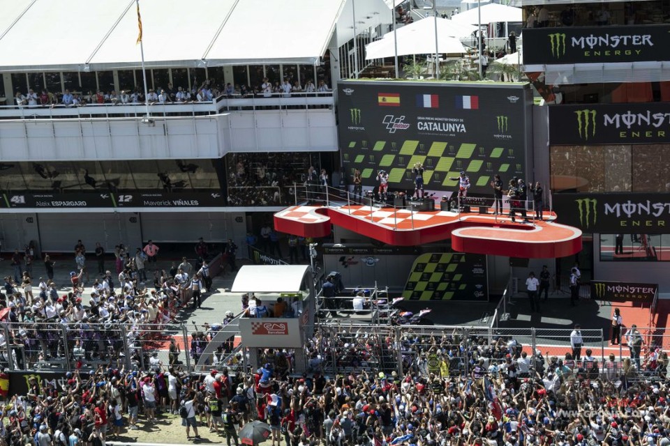 MotoGP: La Formula 1 batte la MotoGP 2 a 1 a Barcellona