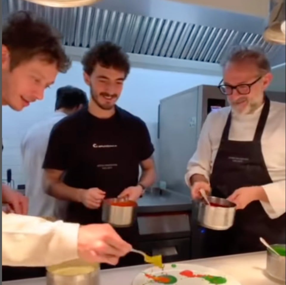 MotoGP: Bagnaia and Rossi Chef for a day in Massimo Bottura’s kitchen
