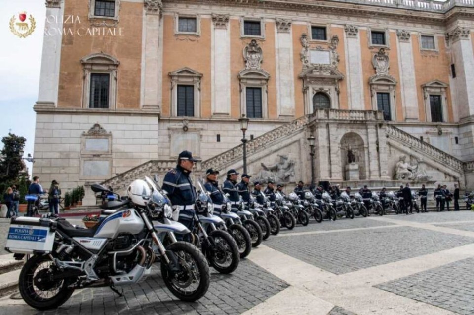 Moto - News: Roma Capitale: la Polizia sfrutta solo 50 su 100 moto. Perché?