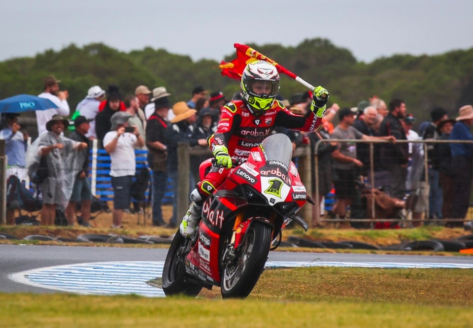 SBK: Bautista: "I passed Rea not to break away but to see the track!"