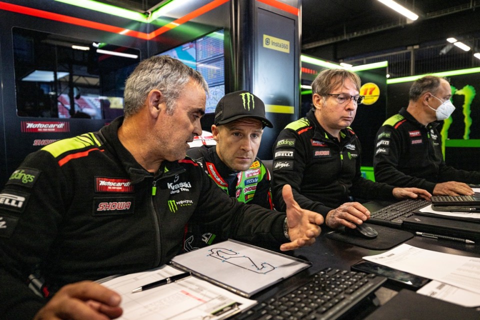 SBK: Pere Riba: “Kawasaki non ha fatto la nuova omologazione perché voleva 500 giri”