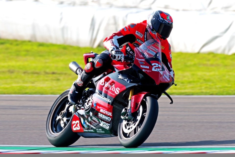 SBK: Luca Salvadori svela i suoi programmi, per un 2023 a tutta Ducati