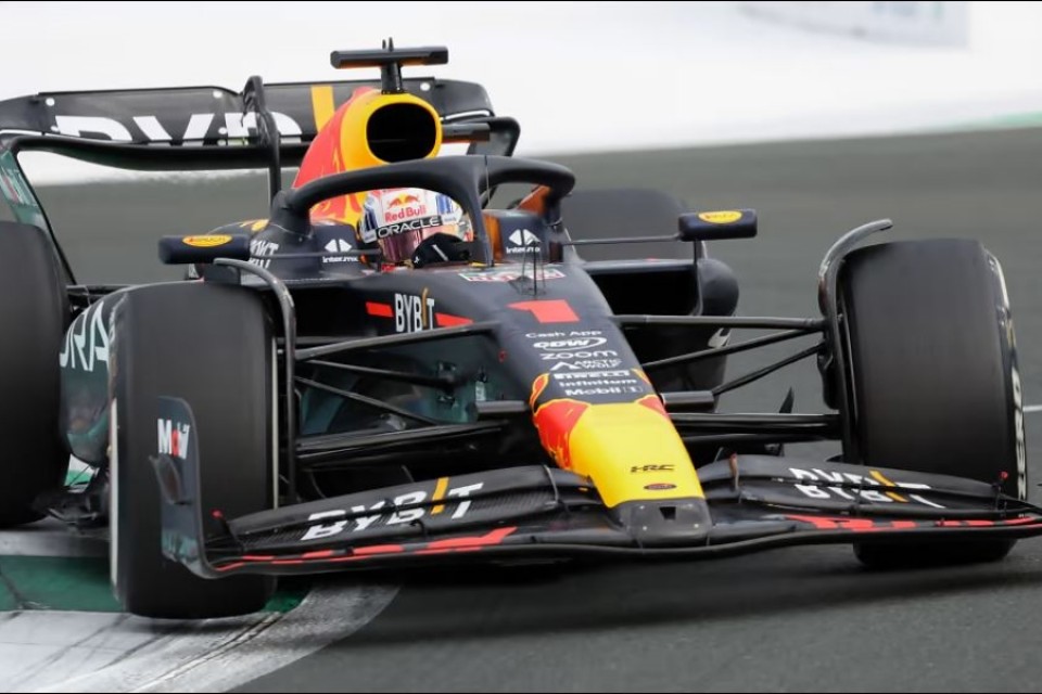 Auto - News: F1, GP Arabia Saudita: Verstappen fa il vuoto nelle FP3, 6° Leclerc