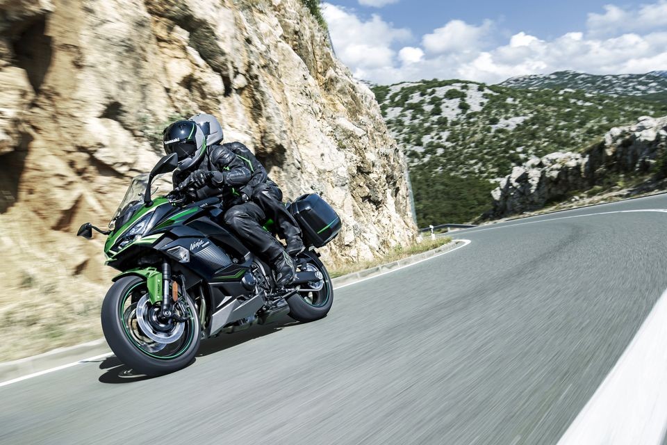 Moto - News: Kawasaki Demo Ride Tour 2023: 16 tappe da questo week-end fino a maggio