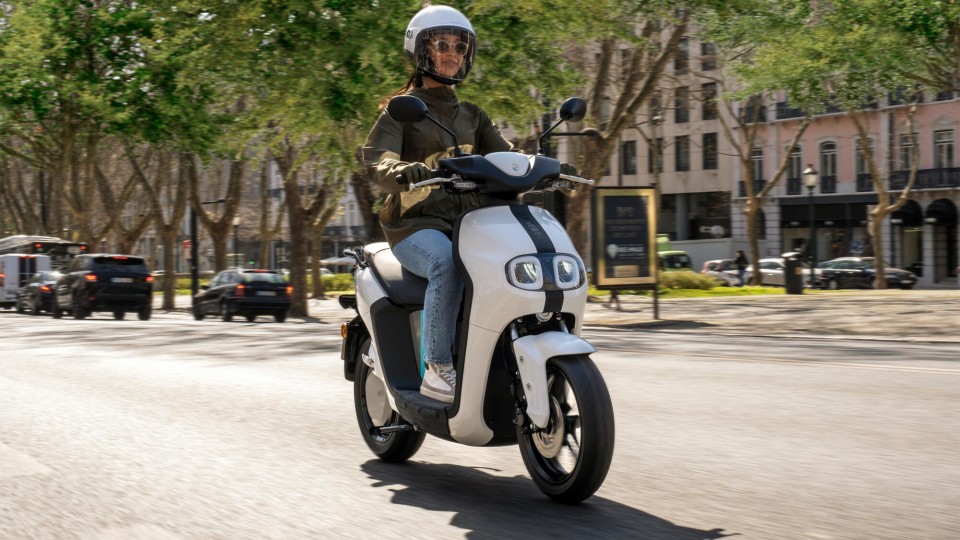 Moto - Scooter: Yamaha NEO's scooter ufficiale della Roma-Ostia e della Milano Marathon