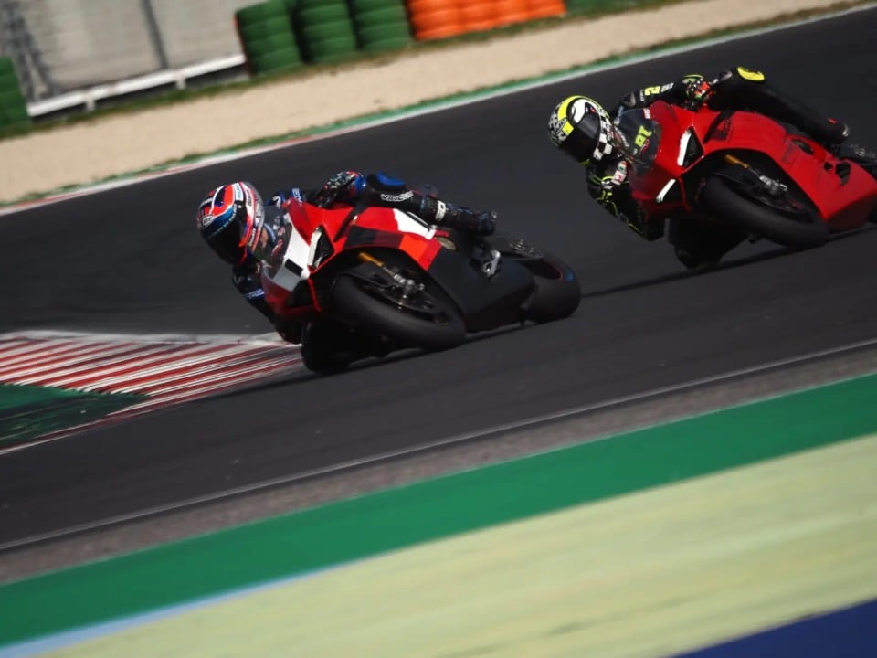 SBK: Andrea Iannone tests Ducati V4 with Pirro in Misano