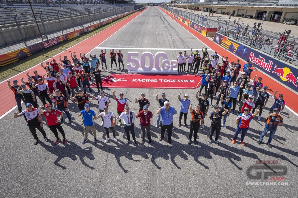 MotoGP: LA FOTO - Dorna celebra il suo GP numero 500 ad Austin con tutti i piloti