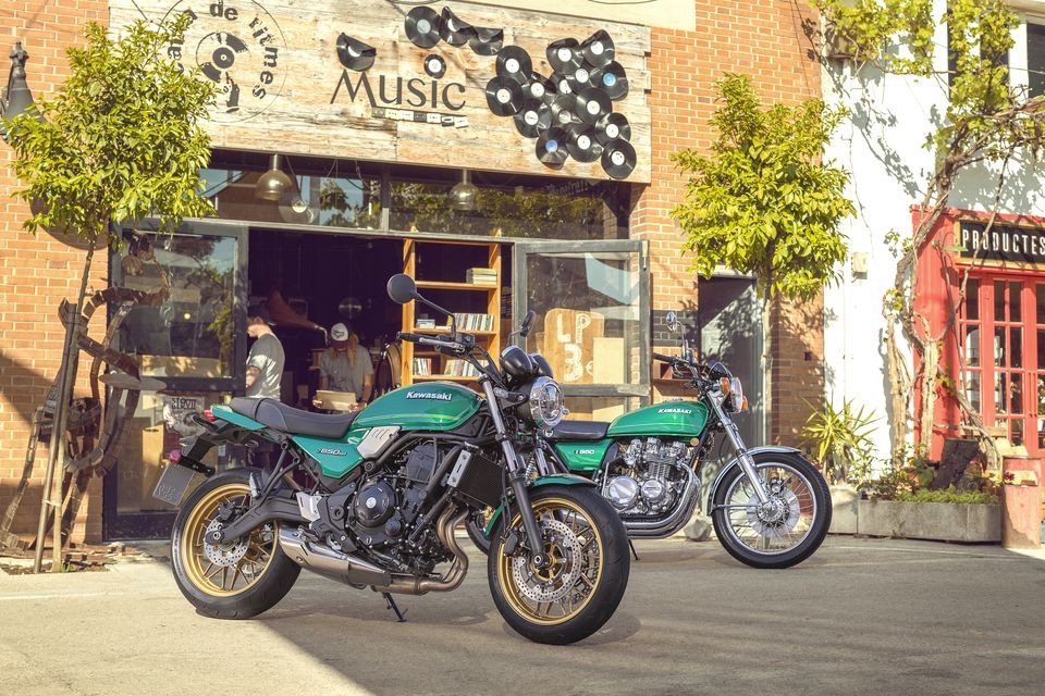 Moto - News: Kawasaki Z650RS: la promo che ti porta indietro con il tempo
