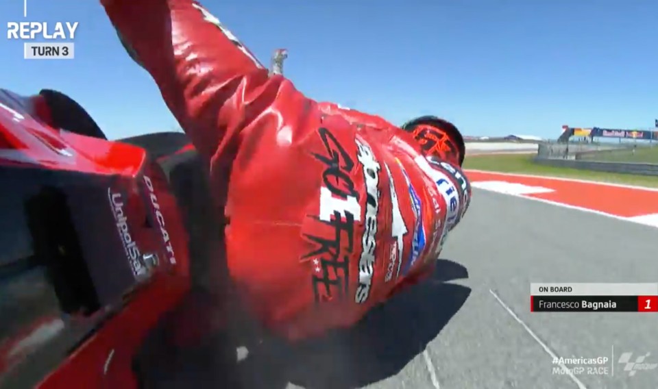 MotoGP: Pecco Bagnaia di nuovo a terra: il video della caduta di Austin