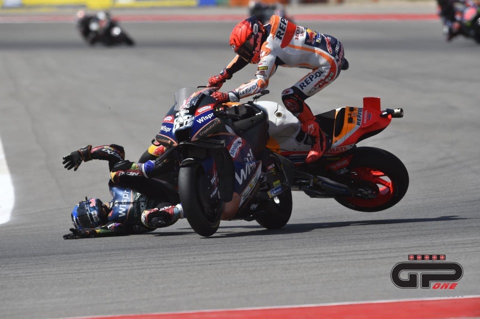 MotoGP: ESCLUSIVO Tutte le foto dell'incidente fra Marquez e Oliveira a Portimao