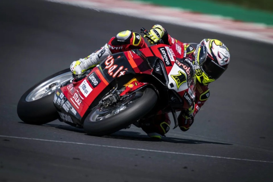 SBK: Bautista Supremacy: frantuma il record a Misano con 250 giri in meno!