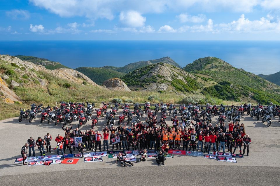 Moto - News: Ducati World President Tour & Meeting 2023: i DOC ed i paesaggi della Sardegna