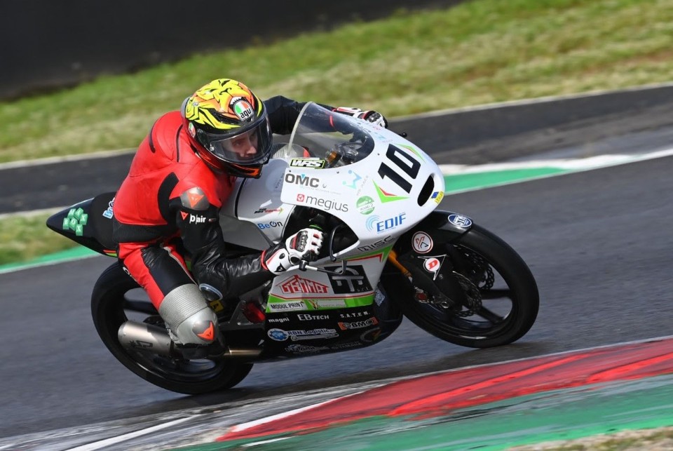 Moto3: Rincorsa al CIV Moto3 in salita per Nicola Carraro: cade e si infortuna