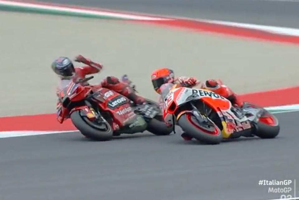 MotoGP: Bagnaia si arrabbia con Marquez: il video dell'episodio in Q2 al Mugello