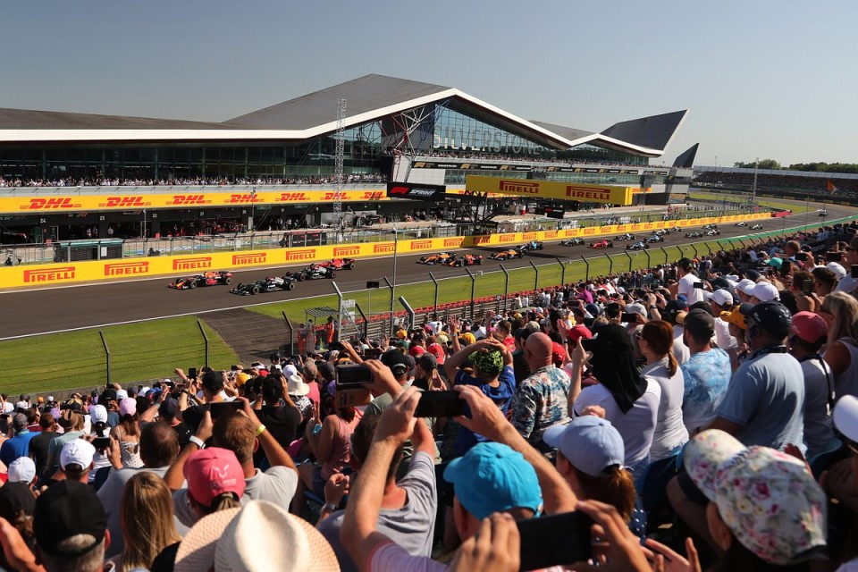 Auto - News: Formula 1 GP Silverstone: gli orari tv su Sky, TV8 e Now