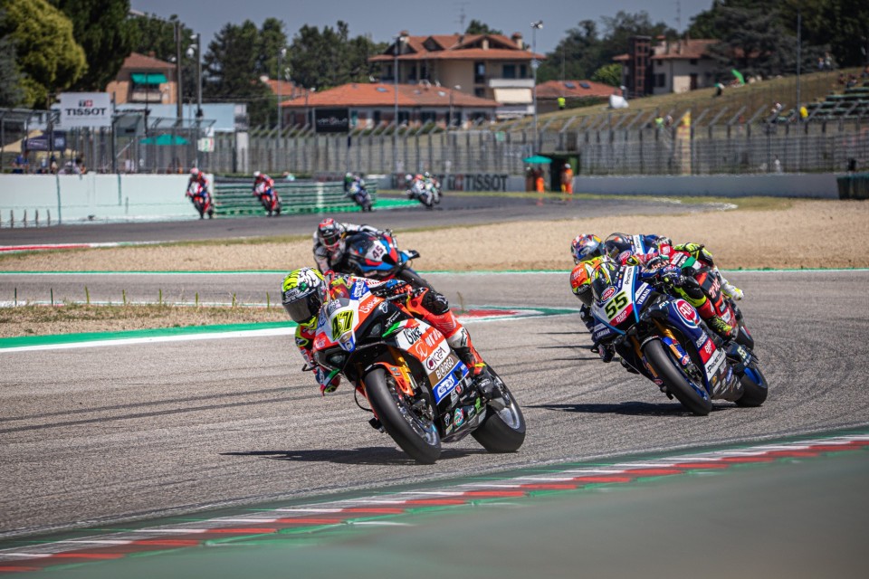 SBK: Il racconto di Gara 1 a Imola in 10 scatti!