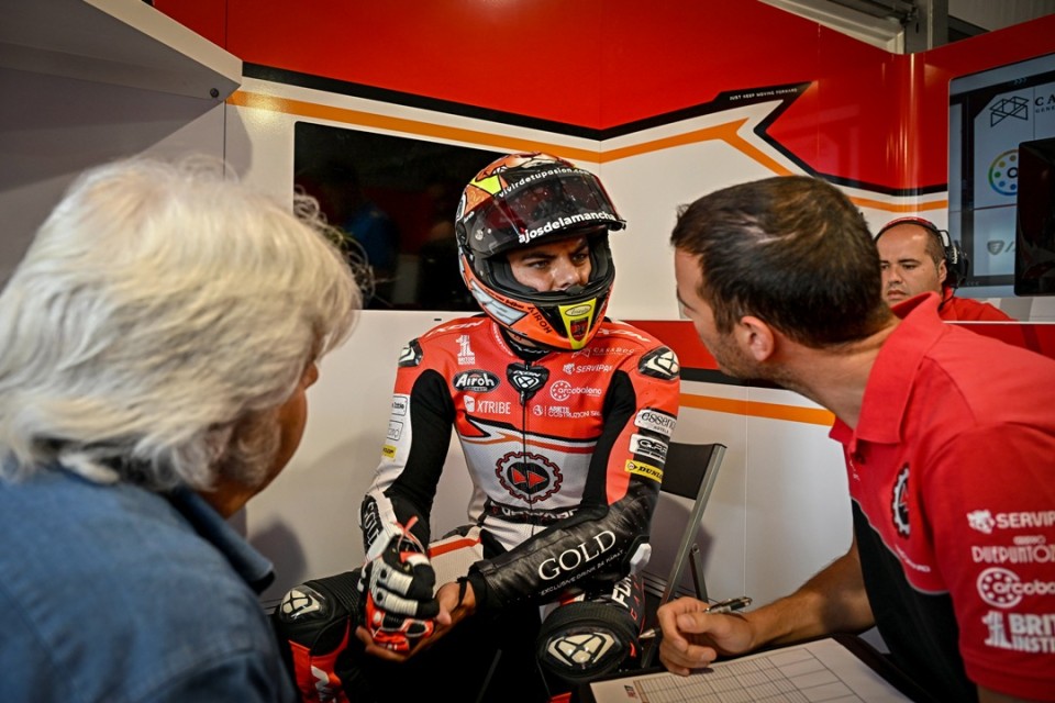 Moto2: C'è Ruiz al posto di Escrig a Barcellona con Forward