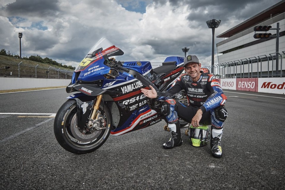 MotoGP: FOTO - Cal Crutchlow collaudatore e modello per Yamaha a Motegi