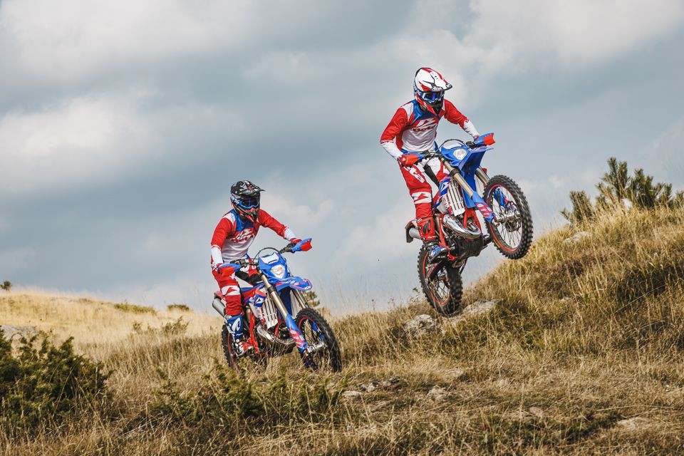 Moto - News: Beta RR Racing 2024: le enduro toscane aggiungono la RR Racing 300 2T