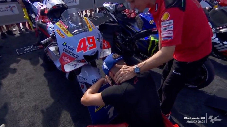 MotoGP: Di Giannantonio in lacrime ringrazia la sua moto, Ciabatti lo consola