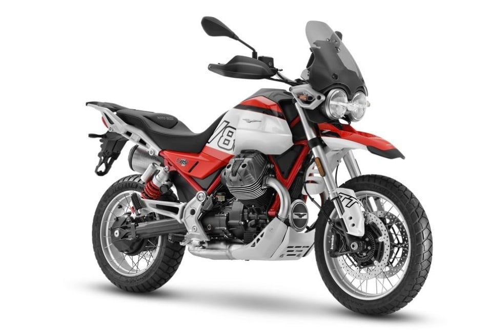 EICMA: Moto Guzzi V 85 2024: l'enduro stradale è ora disponibile in tre versioni