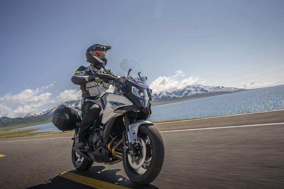 Moto - News: CFMoto 700MT: debutto per la nuova adventure-tourer