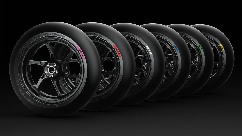 Moto2: Pirelli inaugura il 2024 a Valencia con pneumatici di gamma Superbike