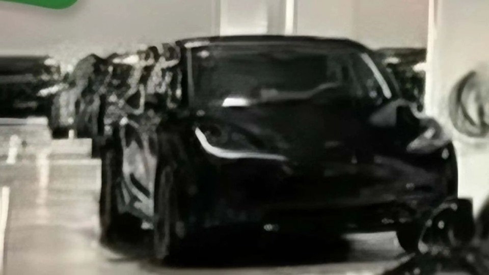 Auto - News: Tesla Model Y 2024: ecco la prima foto spia!