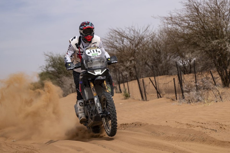 Moto - News: Aprilia ce l'ha fatta: Cerutti porta al trionfo la Tuareg alla Eco Race