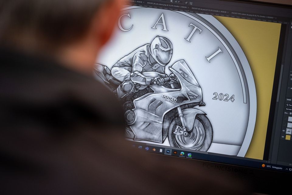 Moto - News: La Repubblica Italiana omaggia la Ducati con una serie di monete celebrative
