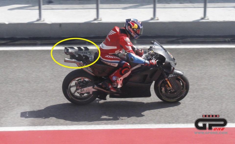 MotoGP: Colpo di...coda della Honda a Sepang: nuova aerodinamica sulla RC213-V di Bradl