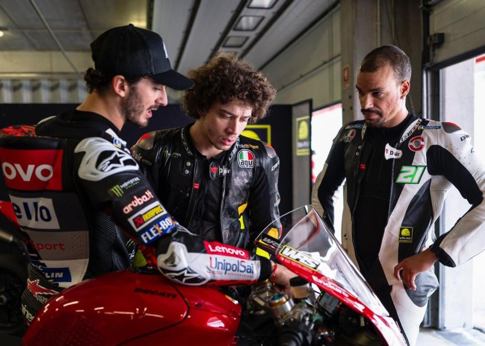 MotoGP: Pieghe, risate e ritardi: a Portimao con i piloti della VR46 Riders Academy