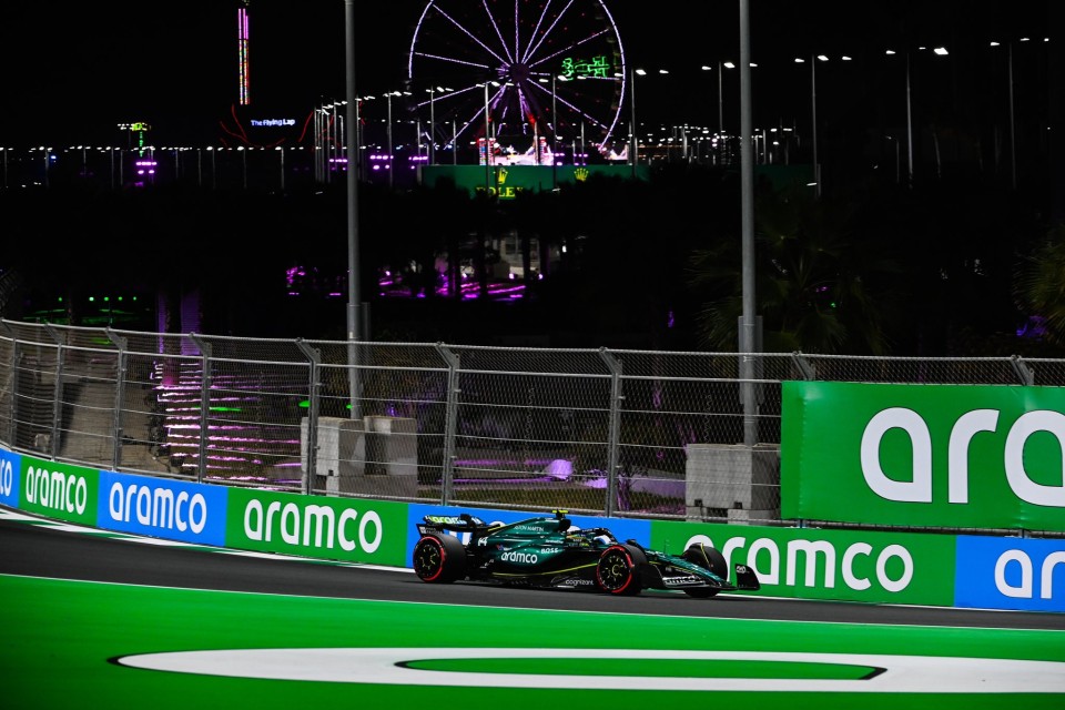 Auto - News: F1, Alonso chiude in testa la prima giornata di prove in Arabia Saudita