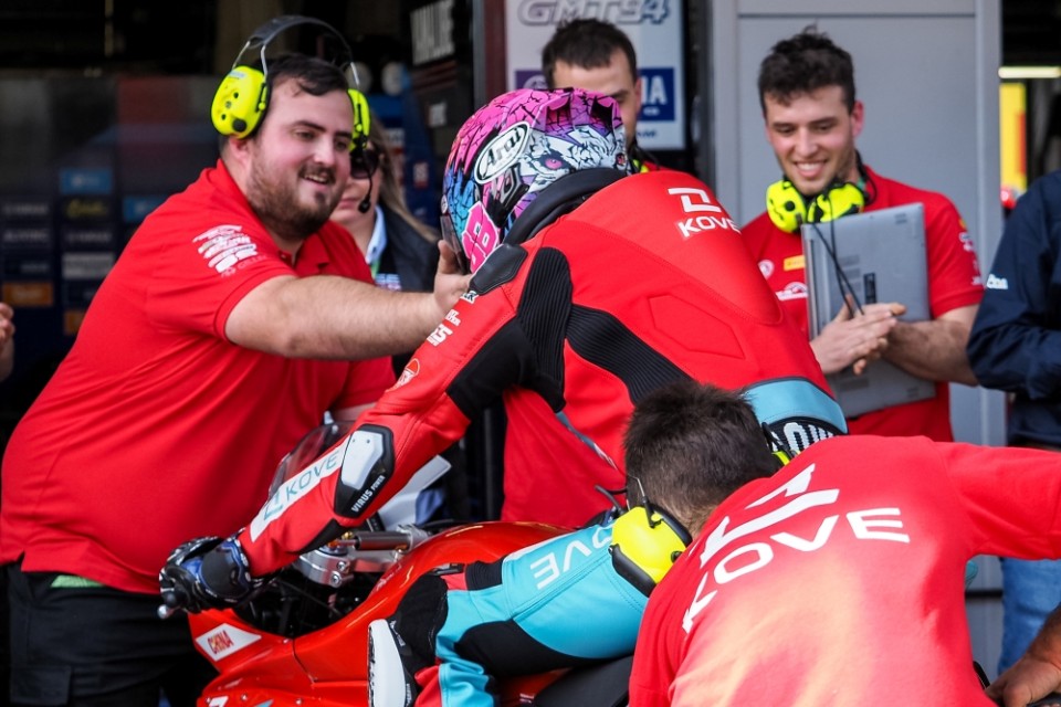 SBK: La Cina si fa grande nel Mondiale: Kove entra nella storia a Barcellona